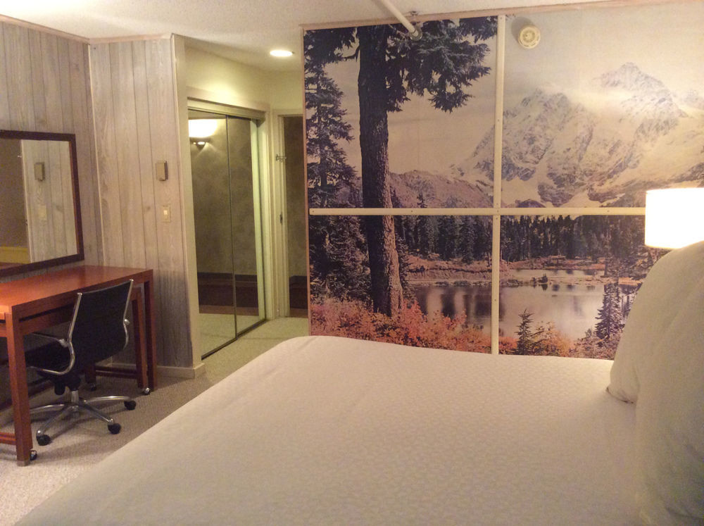 Evergreen Valley Inn Stoneham Екстериор снимка